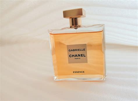 gabrielle chanel essence review.